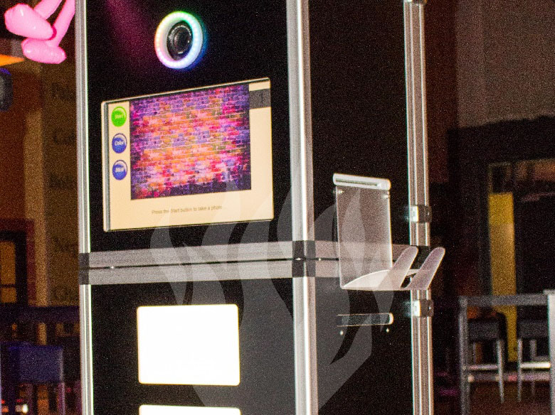 Fotobox, Photobooth, Foto-Box, Photo-Booth, Accessoires, mieten, leihen, ausleihen, Vermietung, Verleih, Esperanto, Fulda, Hotel, Foyer, Plaza, Fulda, Alsfeld, Bad Hersfeld, Rhön, Franken, Bad Kissingen, Bad Brückenau, Sinntal, Vogelsberg, Main-Kinzig-Kreis, Schlüchtern, Gelnhausen, Langenselbold, Hanau, Maintal, Frankfurt, Feier-Schmiede