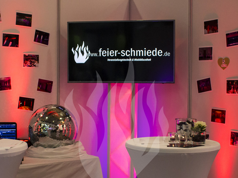 TV, Fernseher, Display, Flachbildschirm, Video, Präsentation, Konferenz, Tagung, Meeting, Schulung, Schulungsraum, Fulda, Veranstaltungstechnik, DJ, Feier-Schmiede